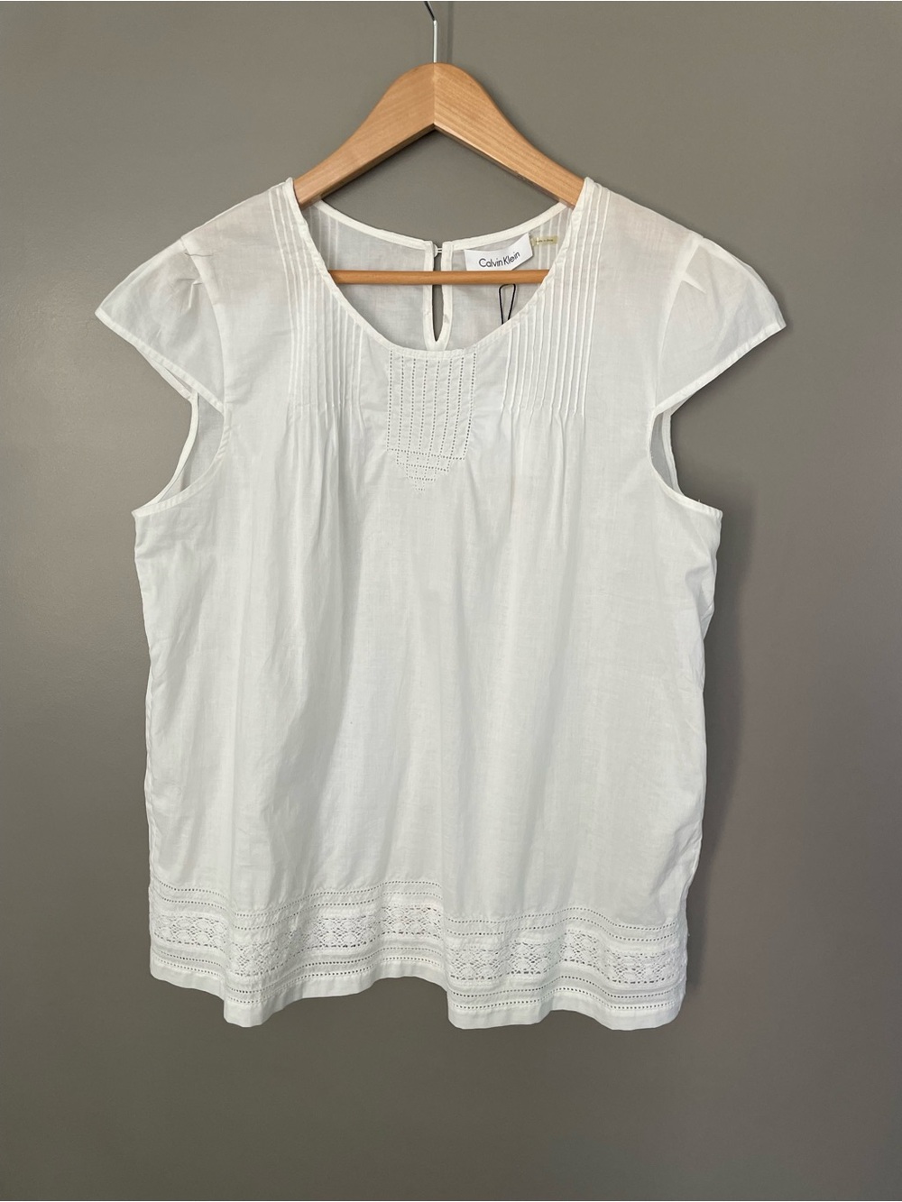 Calvin Klein White Cotton Pintuck Lace Hem Cap Sleeve Blouse